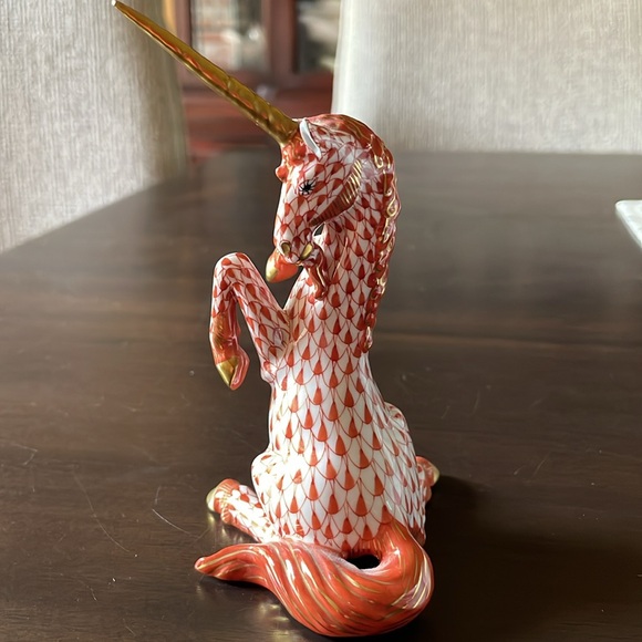 Herend rust fishnet unicorn with24K accents - Picture 4 of 8